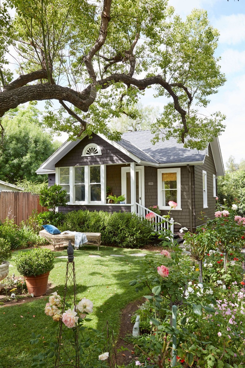 A Warm House Hides In Center of Plant World