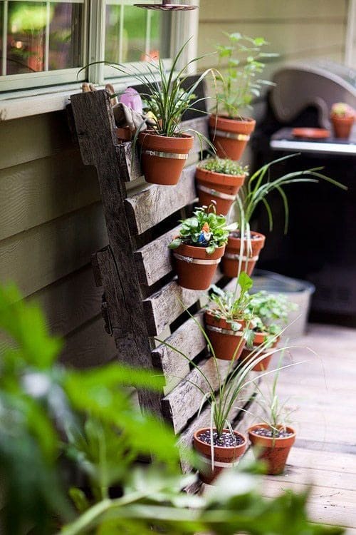 DIY Wooden Pallet Plant Pot Holder