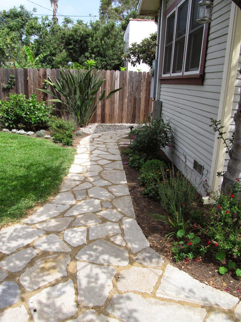 Recycled Rubber Mulch Path