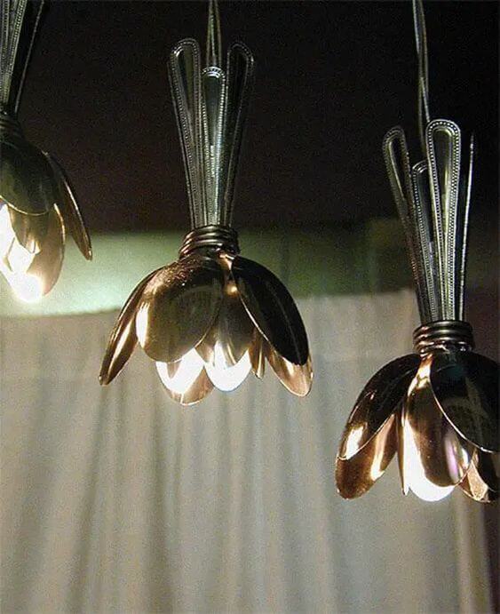 Striking Spoon Light