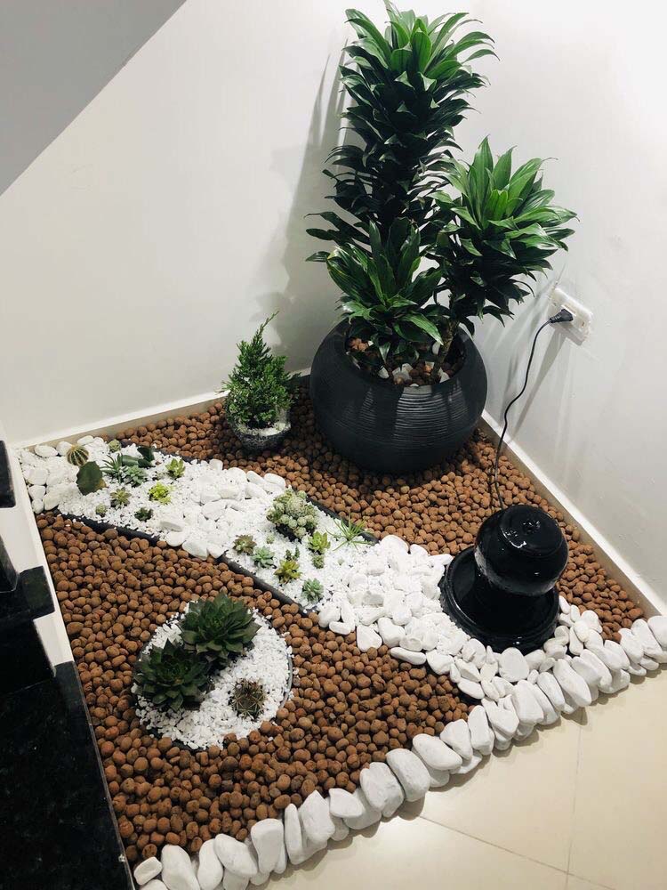 Corner Garden With Pebbles