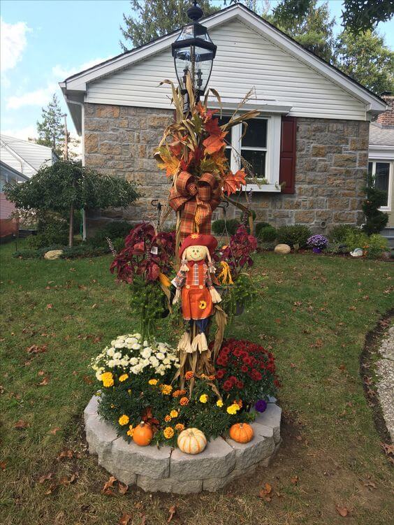 26 Captivating Fall Yard Decorations That Will Turn Your Outdoor Space ...