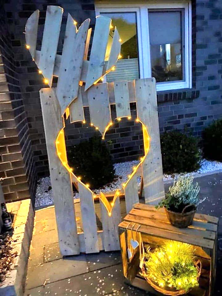 Garden Decor From Old Pallets