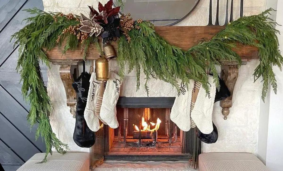 Elegant Christmas Mantle Decor Ideas