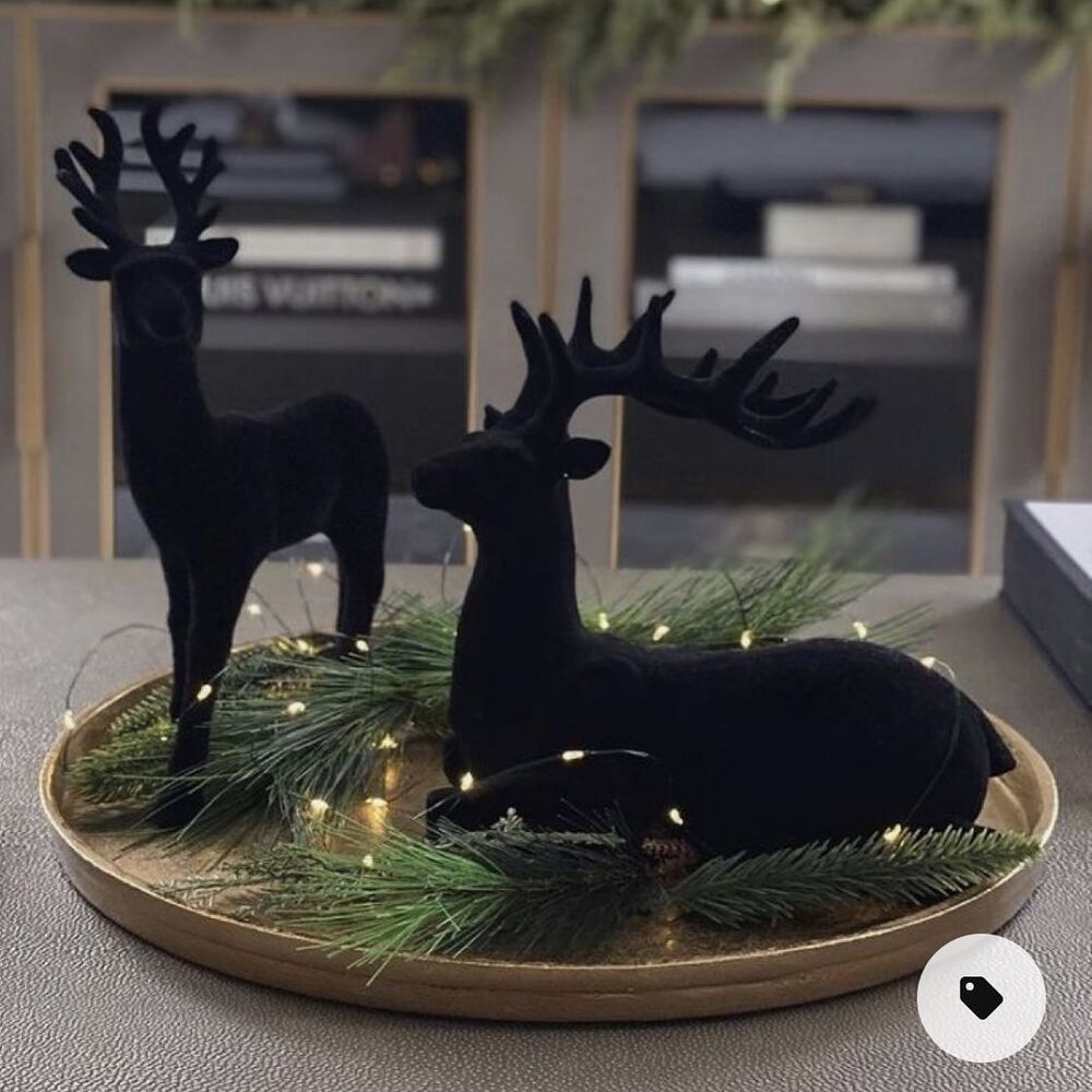 black and gold christmas decor 11