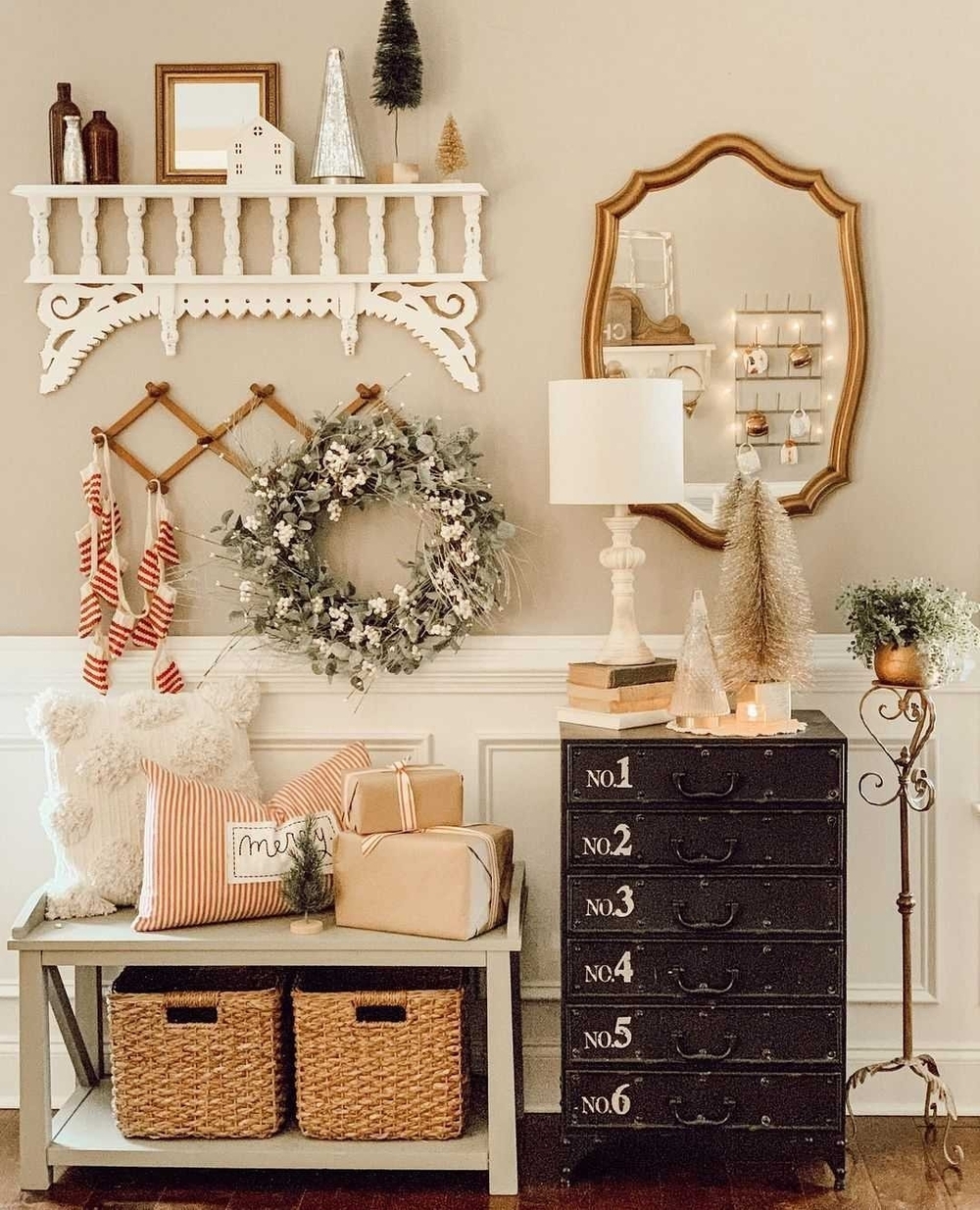 black and gold christmas decor 9