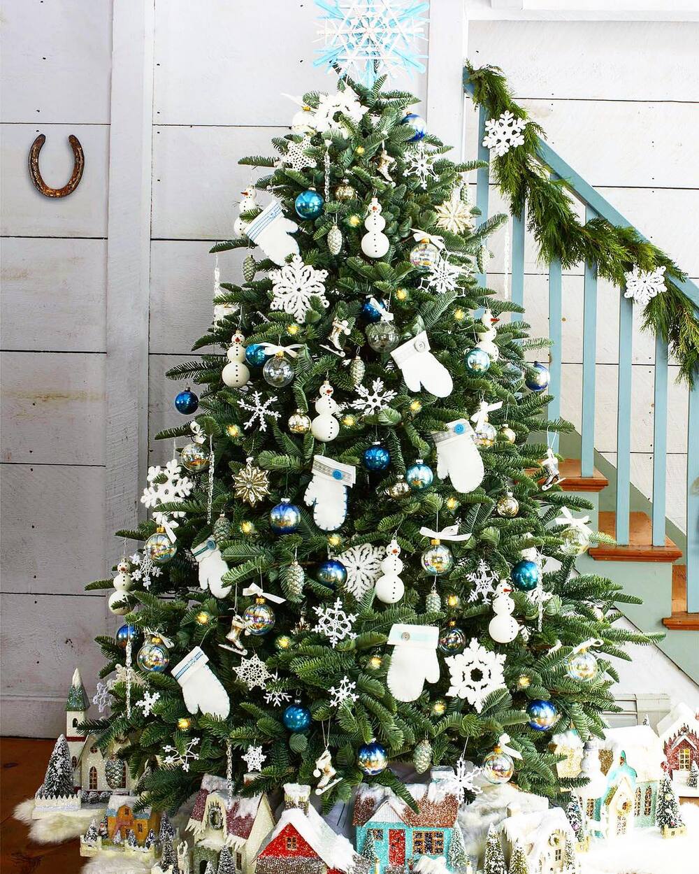 blue and gold christmas decor 14