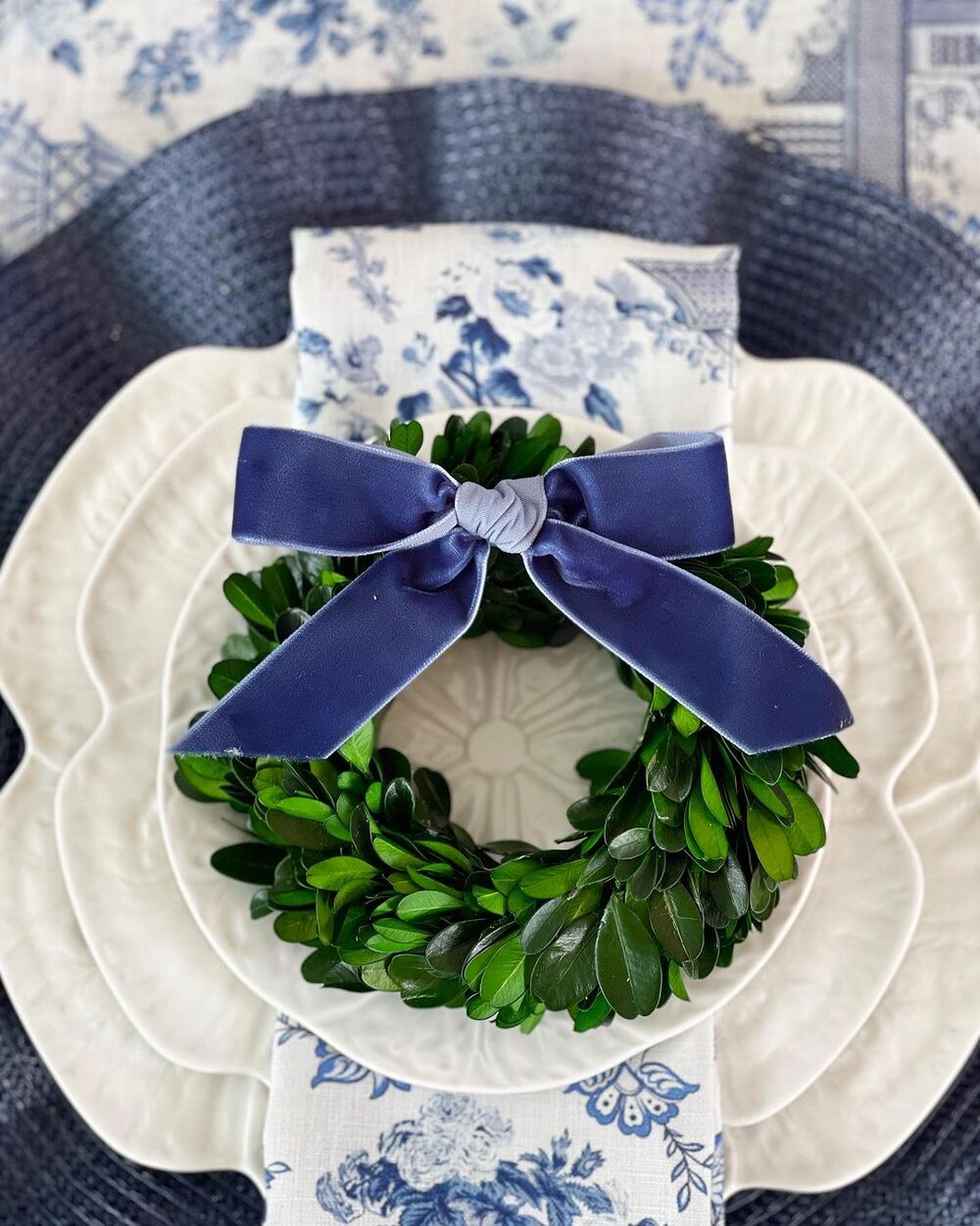 blue and gold christmas decor 21