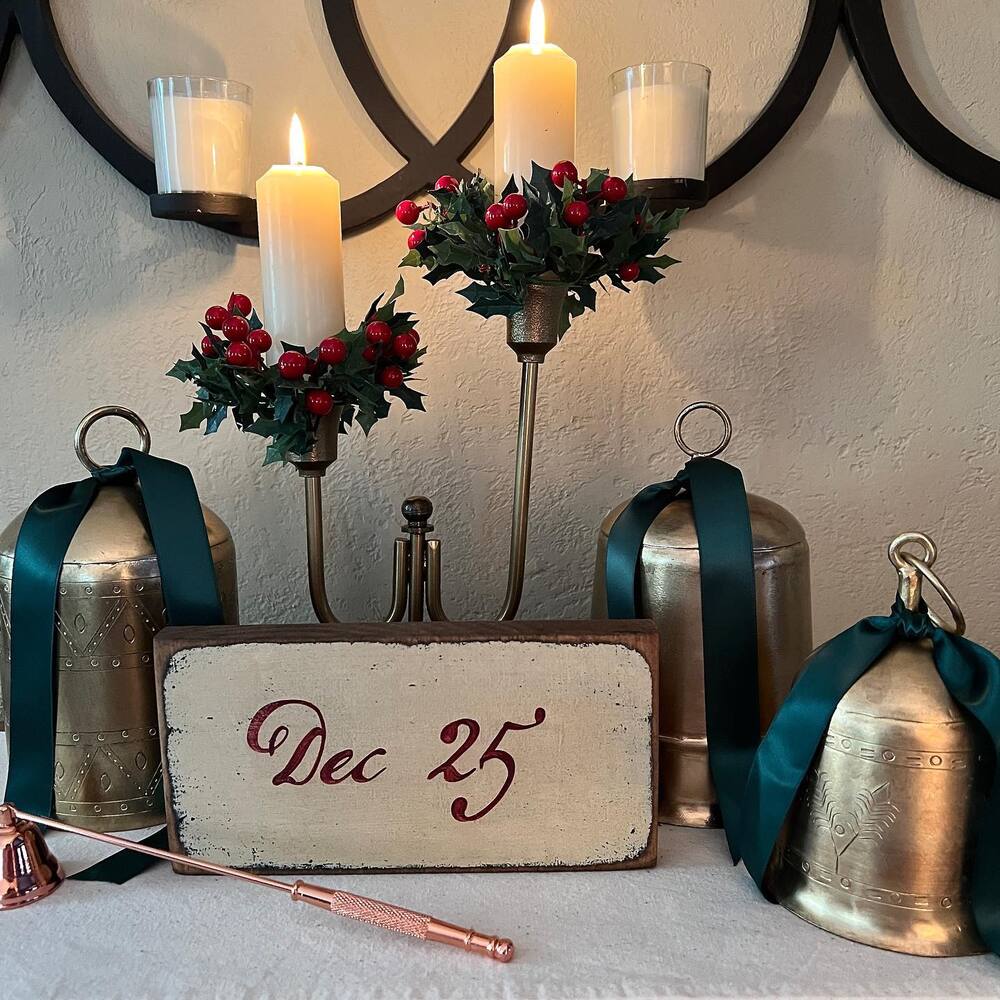 blue and gold christmas decor 3