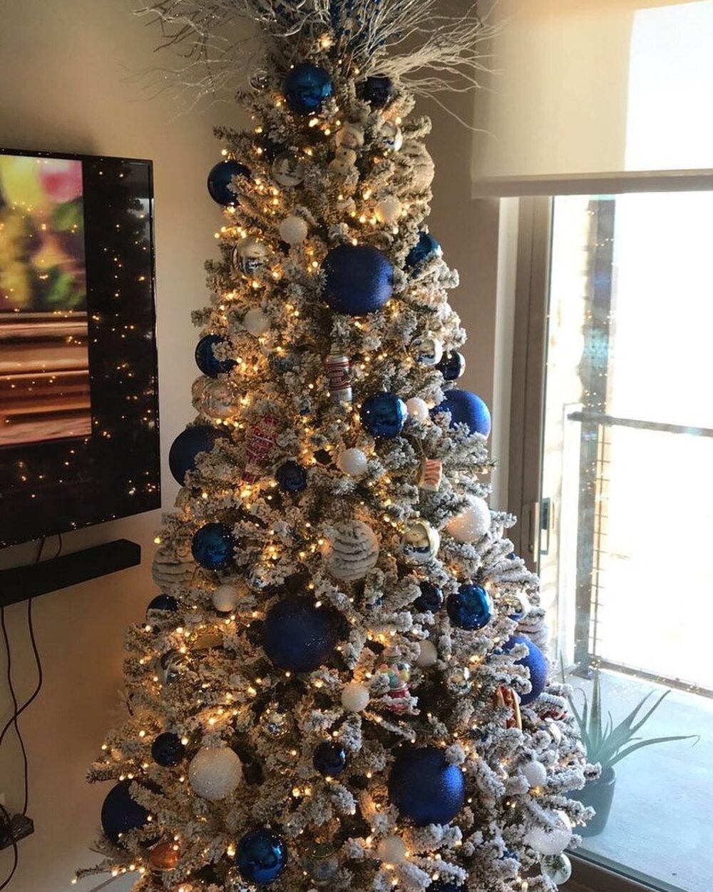blue and gold christmas decor 6