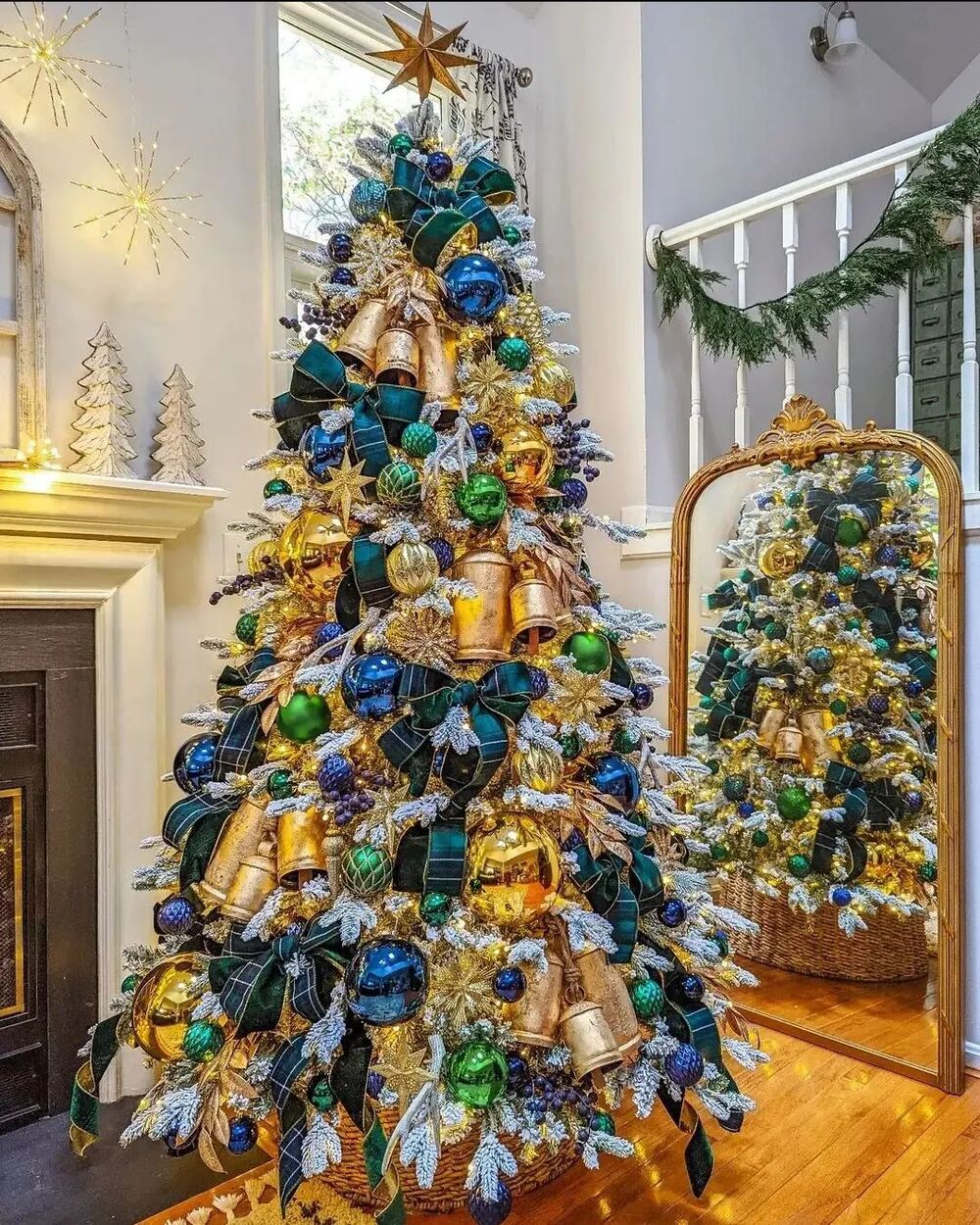 blue and gold christmas decor 9