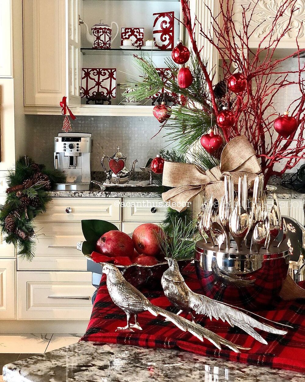 burgundy christmas decor 1