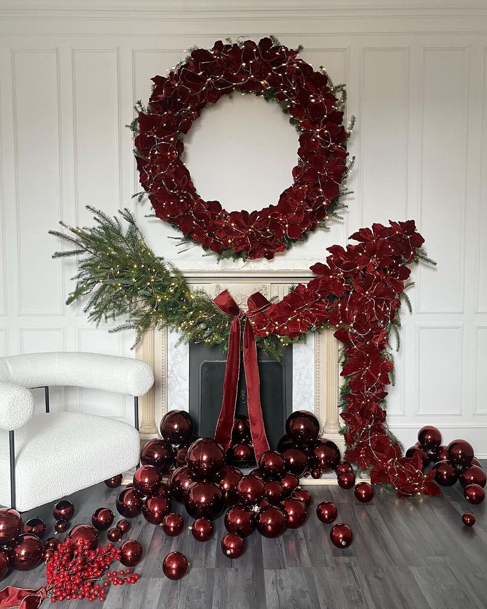 burgundy christmas decor 15