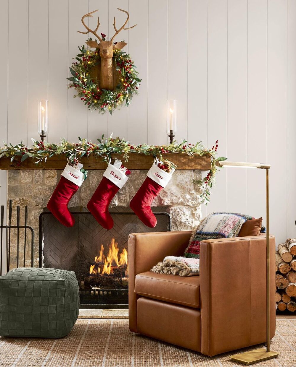 burgundy christmas decor 25