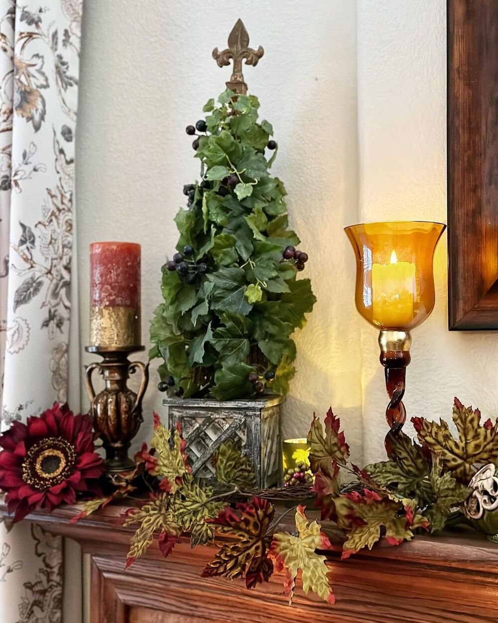 burgundy christmas decor 4