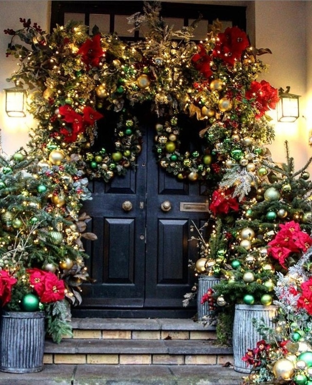 christmas front door 17