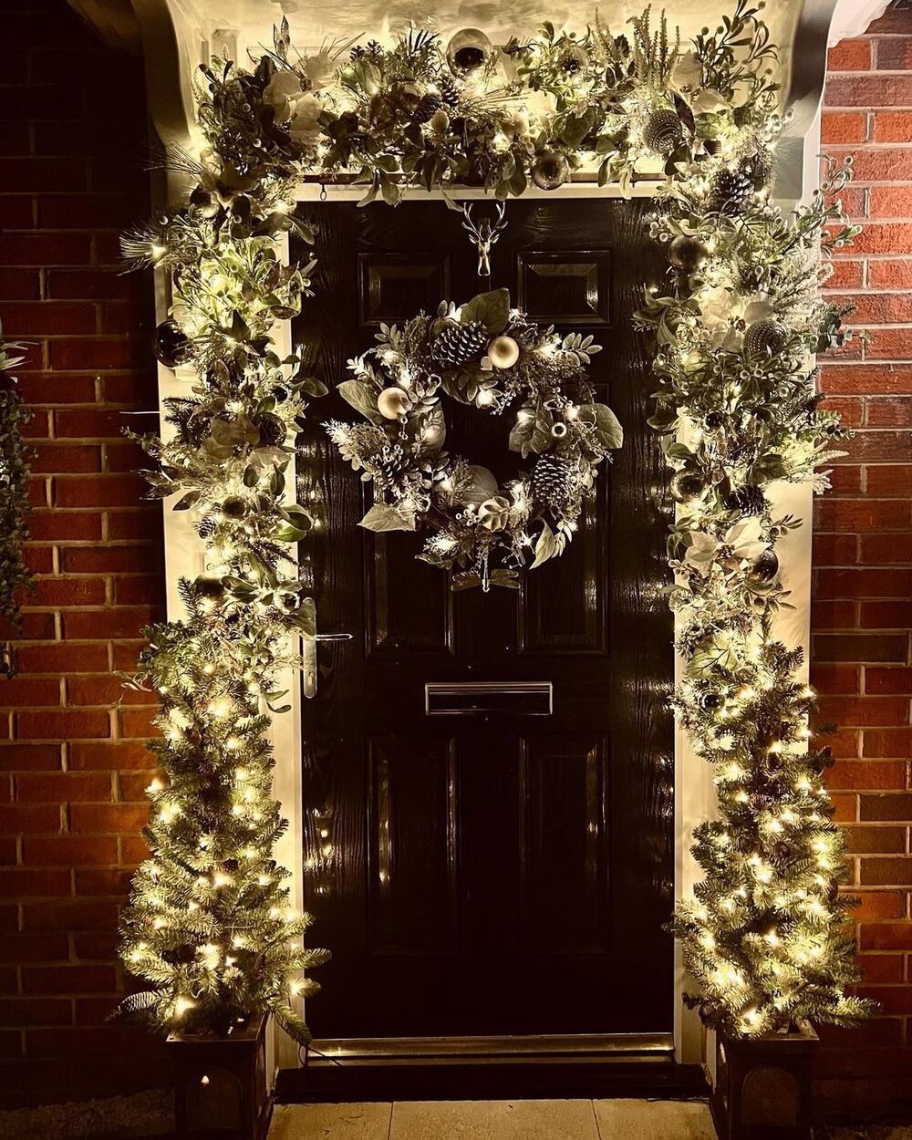 christmas front door 18