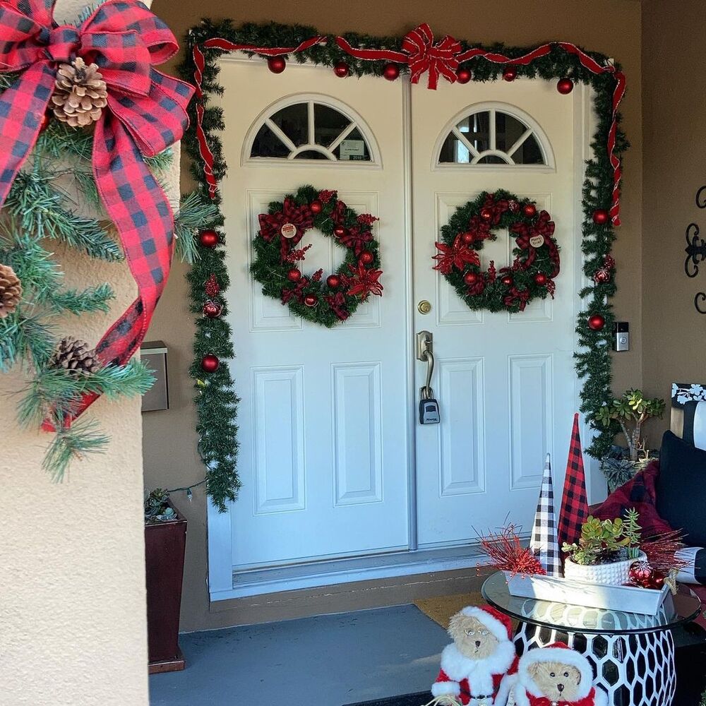 christmas front door 19