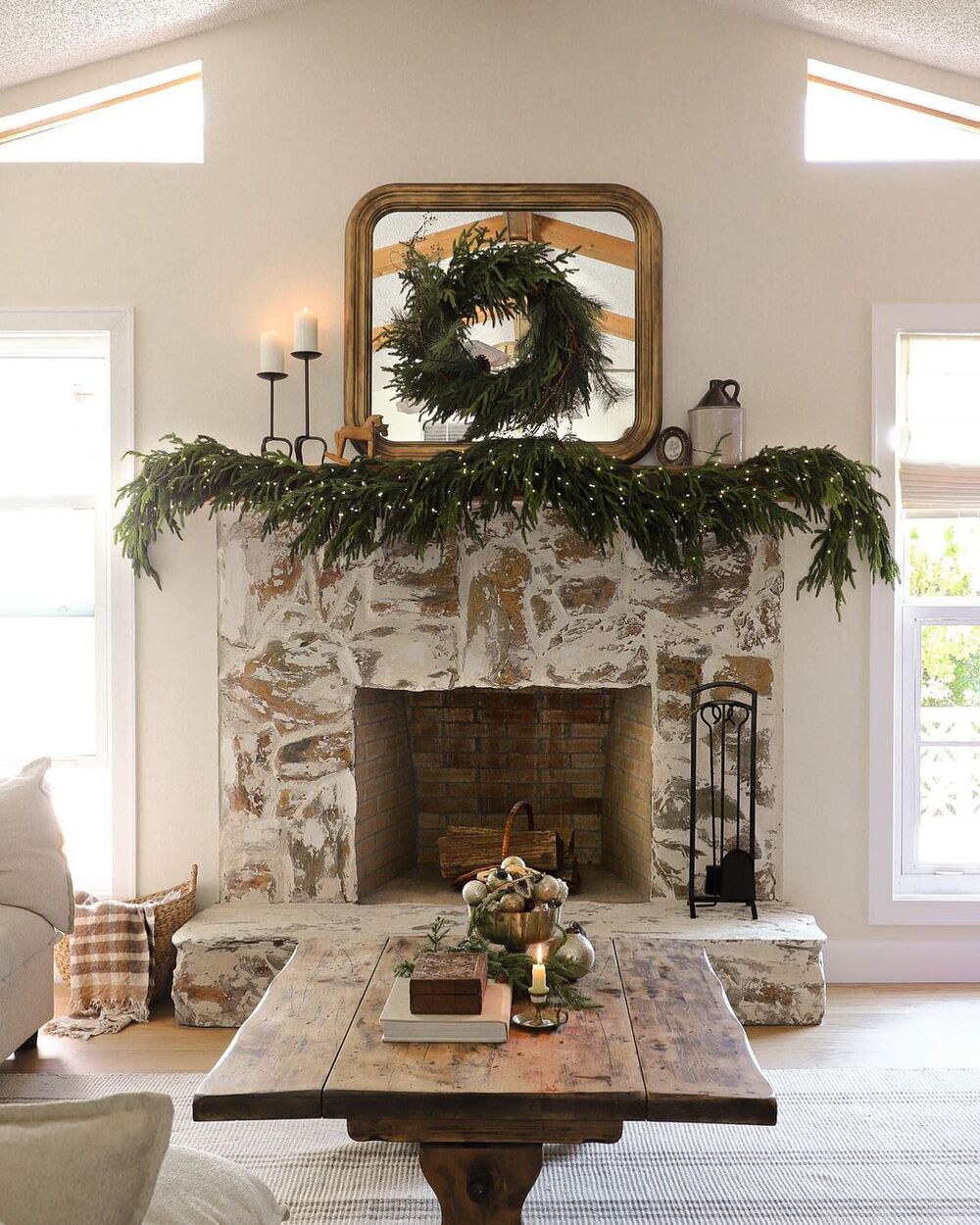 christmas mantle decor 3