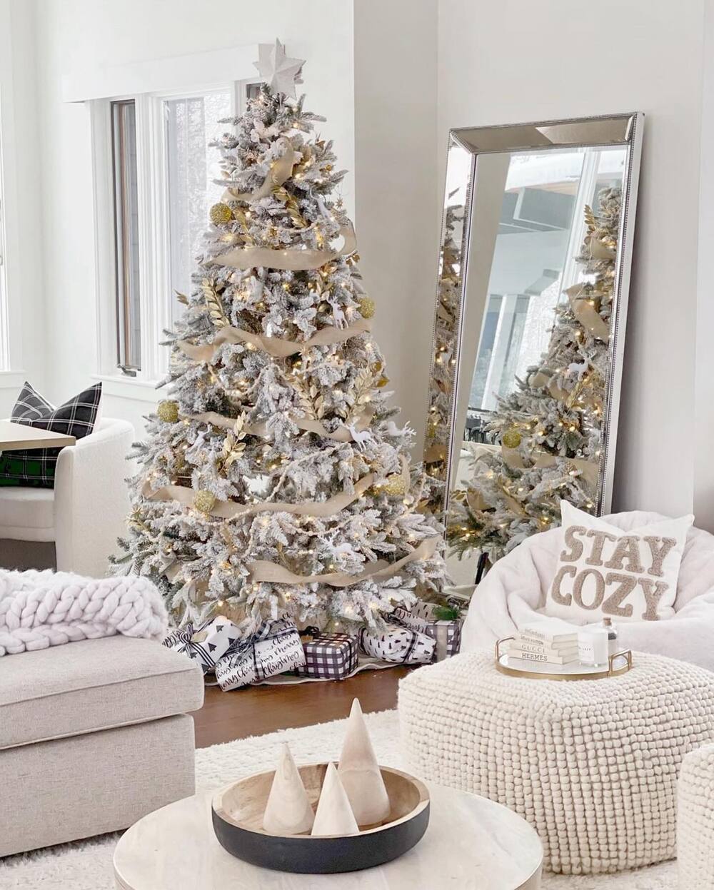 neutral holiday decor 16