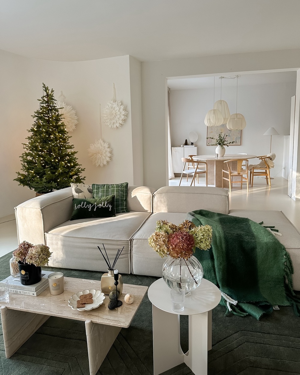 neutral holiday decor 5