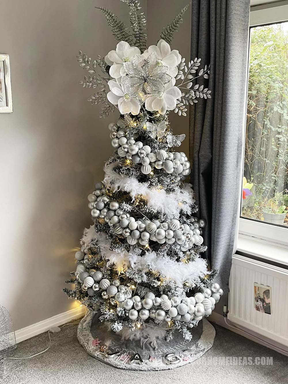 Bauble Garland Christmas Tree