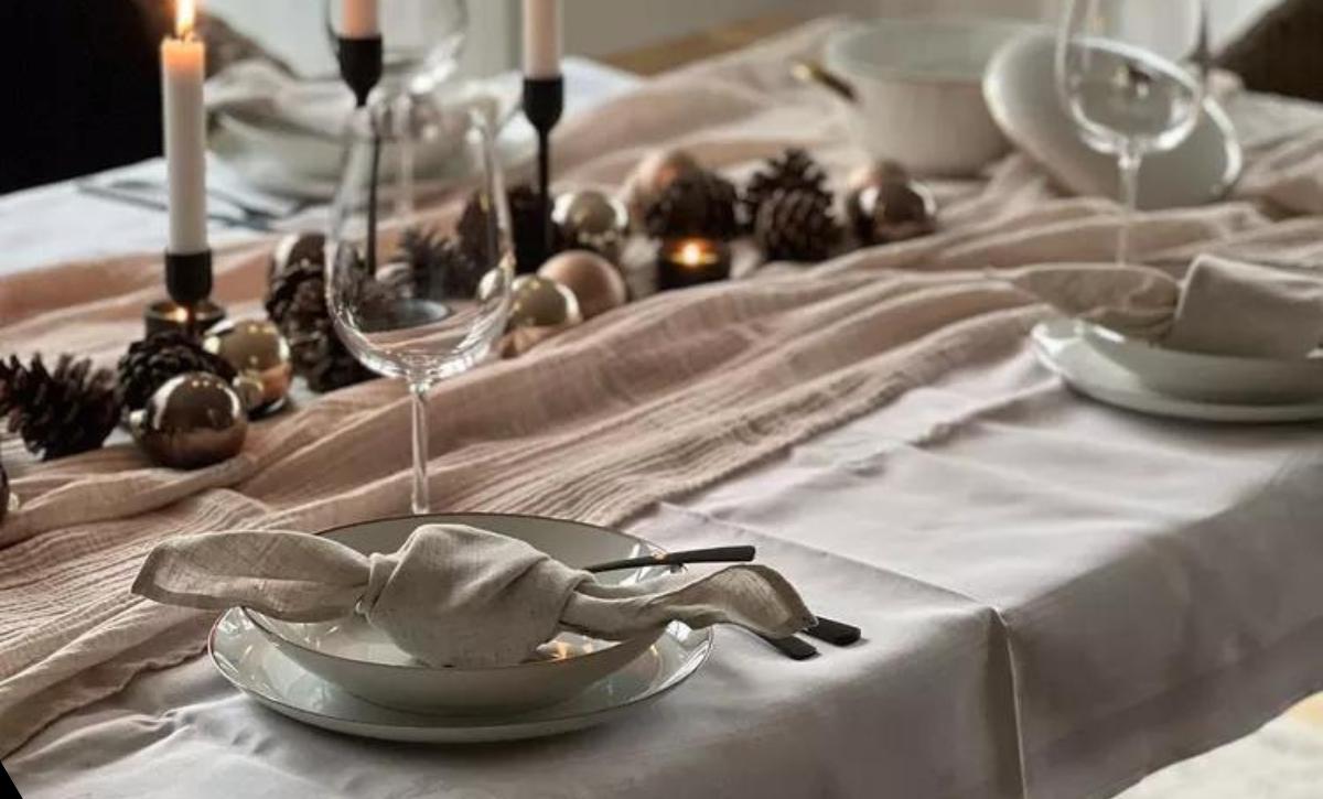 Christmas napkin folding ideas