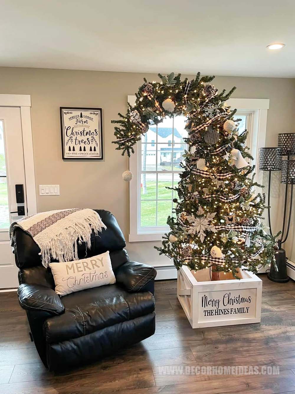 Farmhouse Christmas Tree