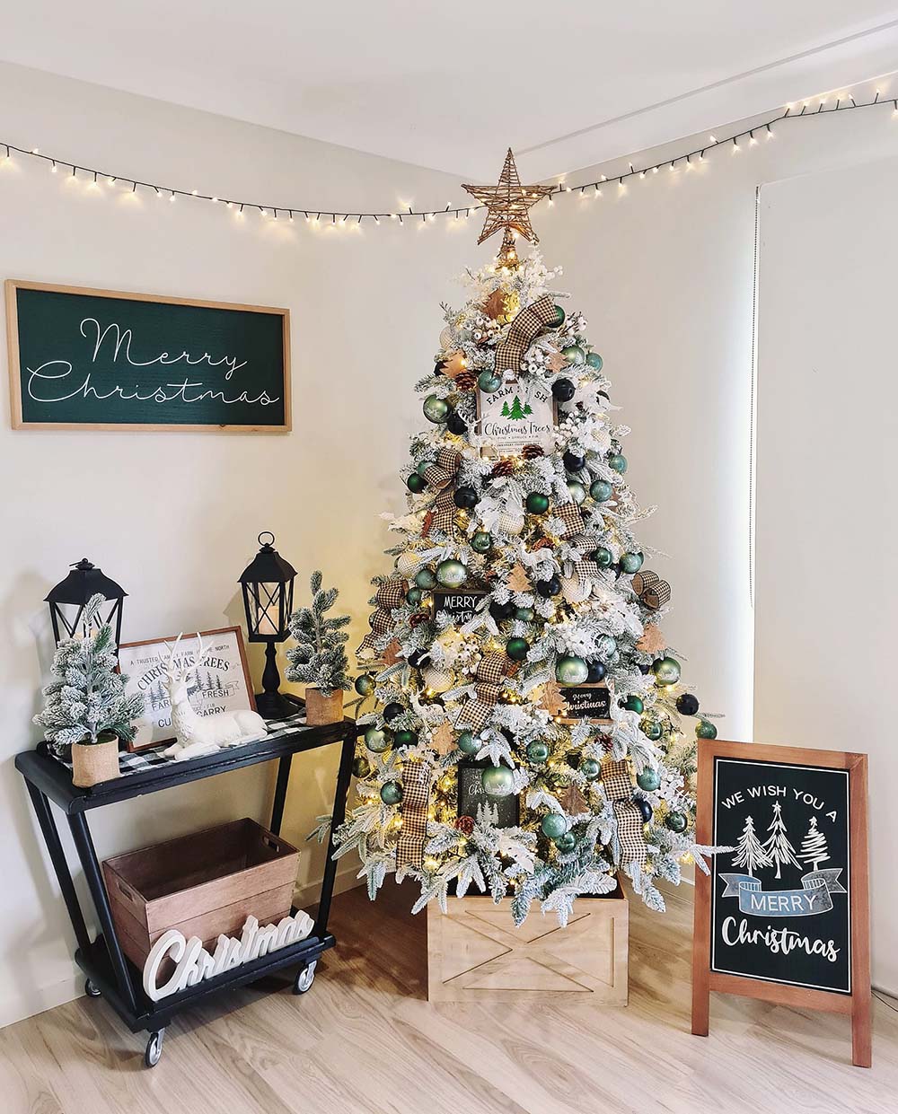 Neutral Themed Christmas Tree