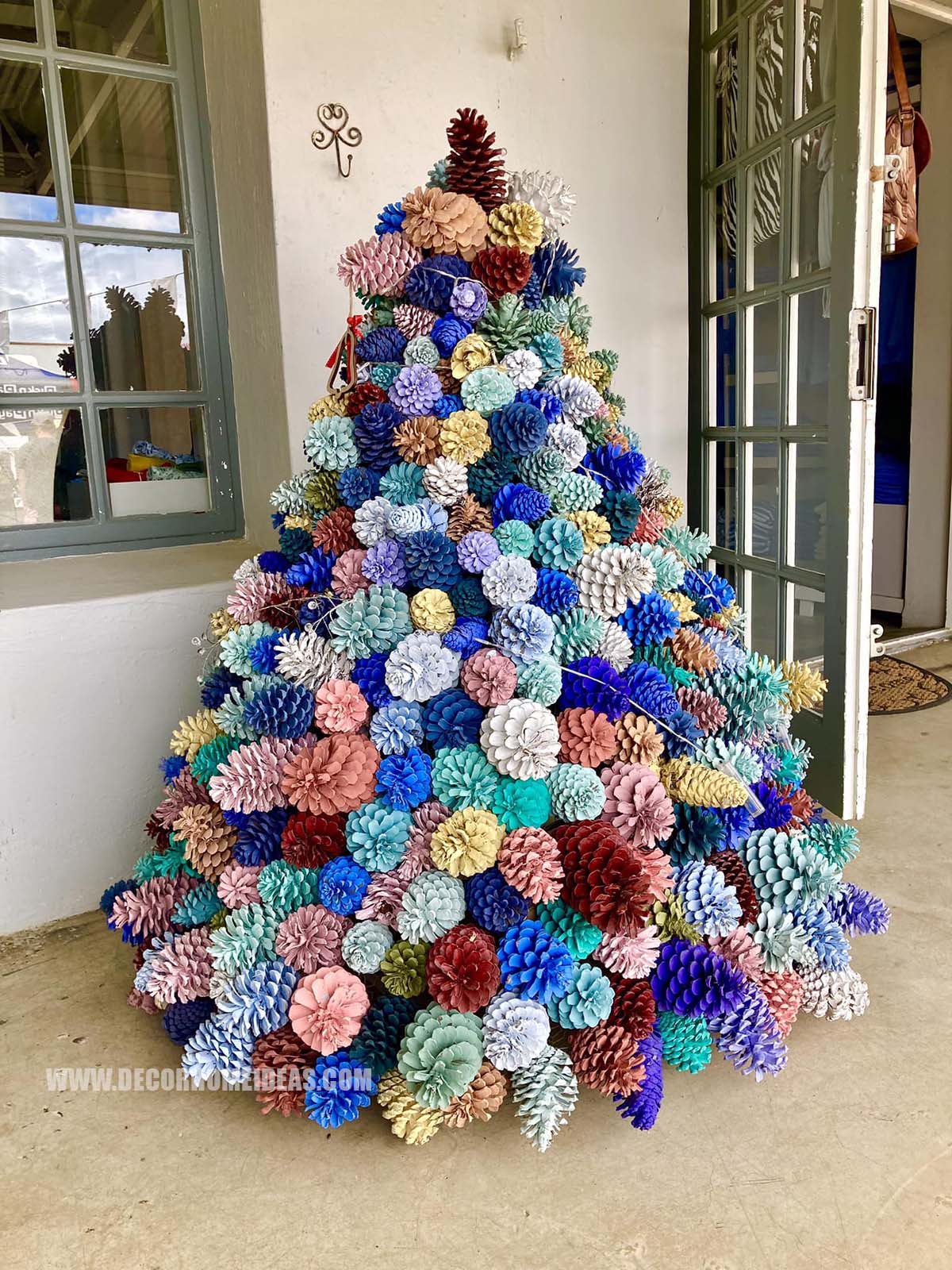 Pine Cone Christmas Tree