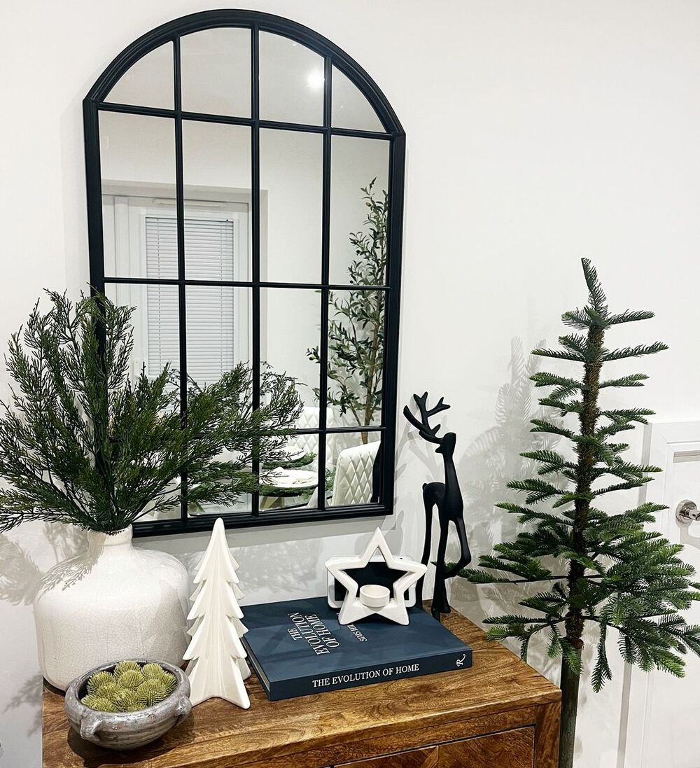 christmas entryway table decor 13