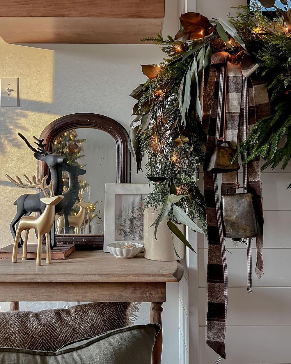 christmas entryway table decor 19