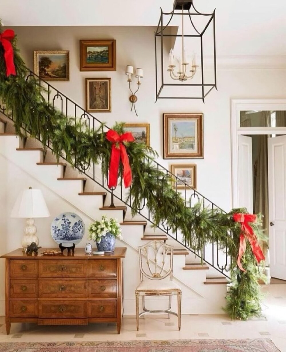 christmas entryway table decor 25