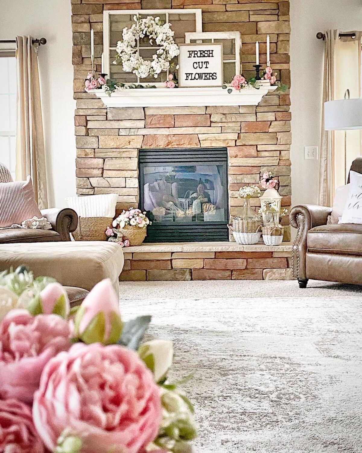 spring mantel decorating ideas 4