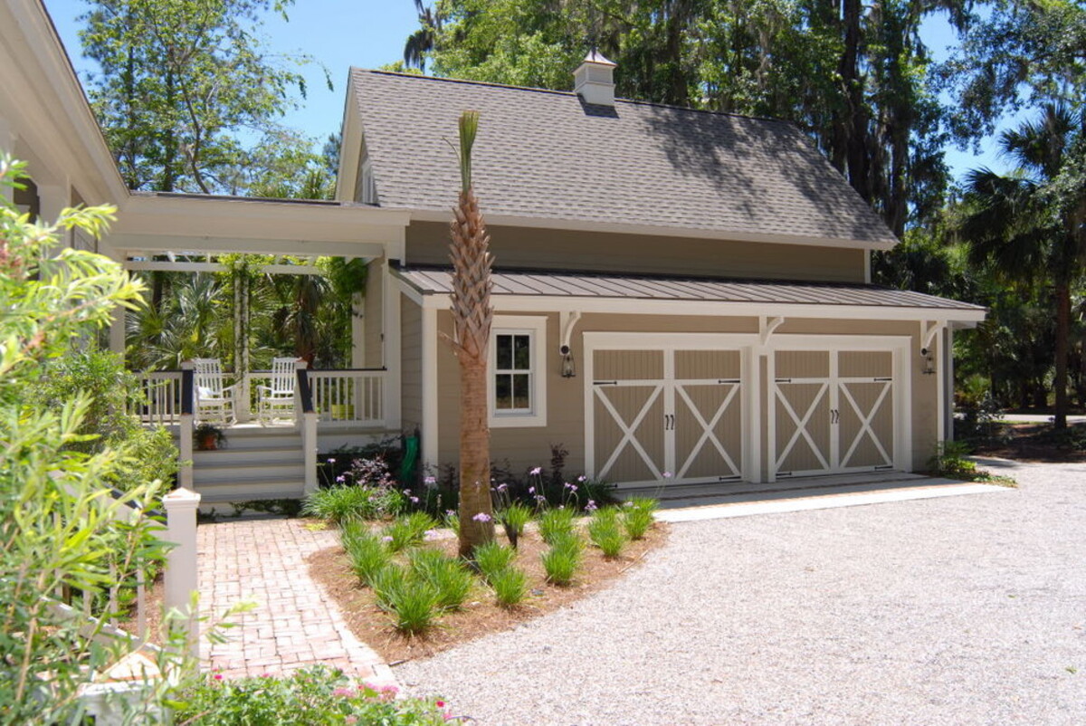 12 brown roof exterior paint ideas 4