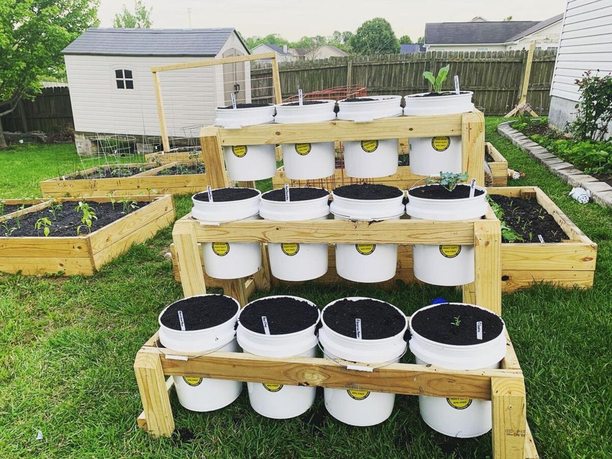 12 bucket garden ideas 1