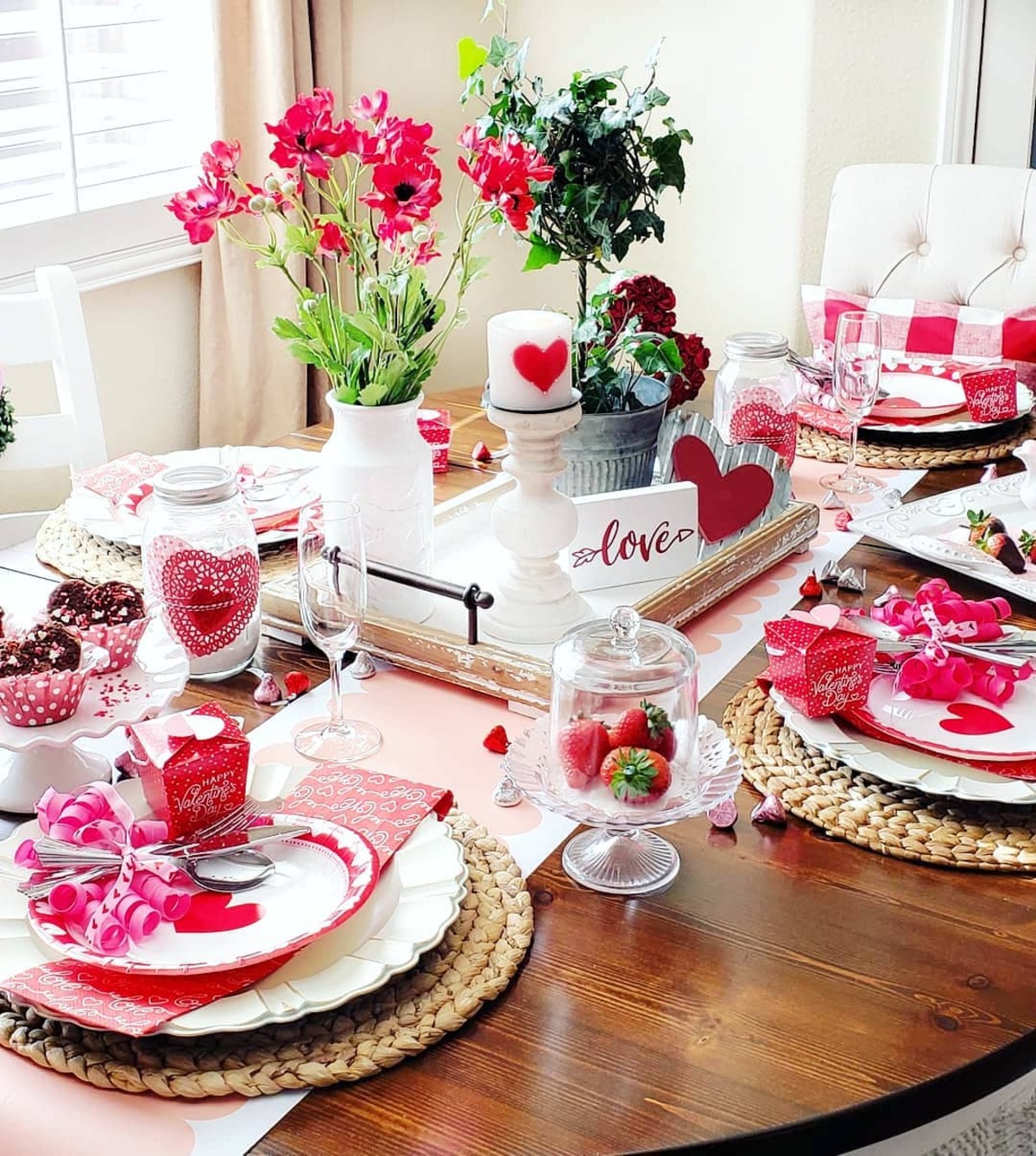 16 valentine tablescape 10