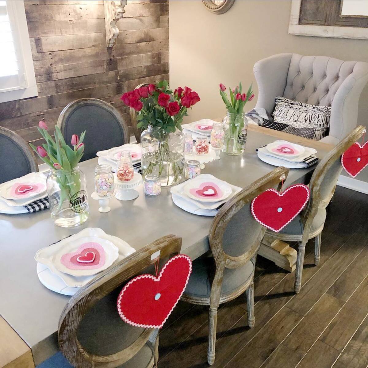 16 valentine tablescape 15