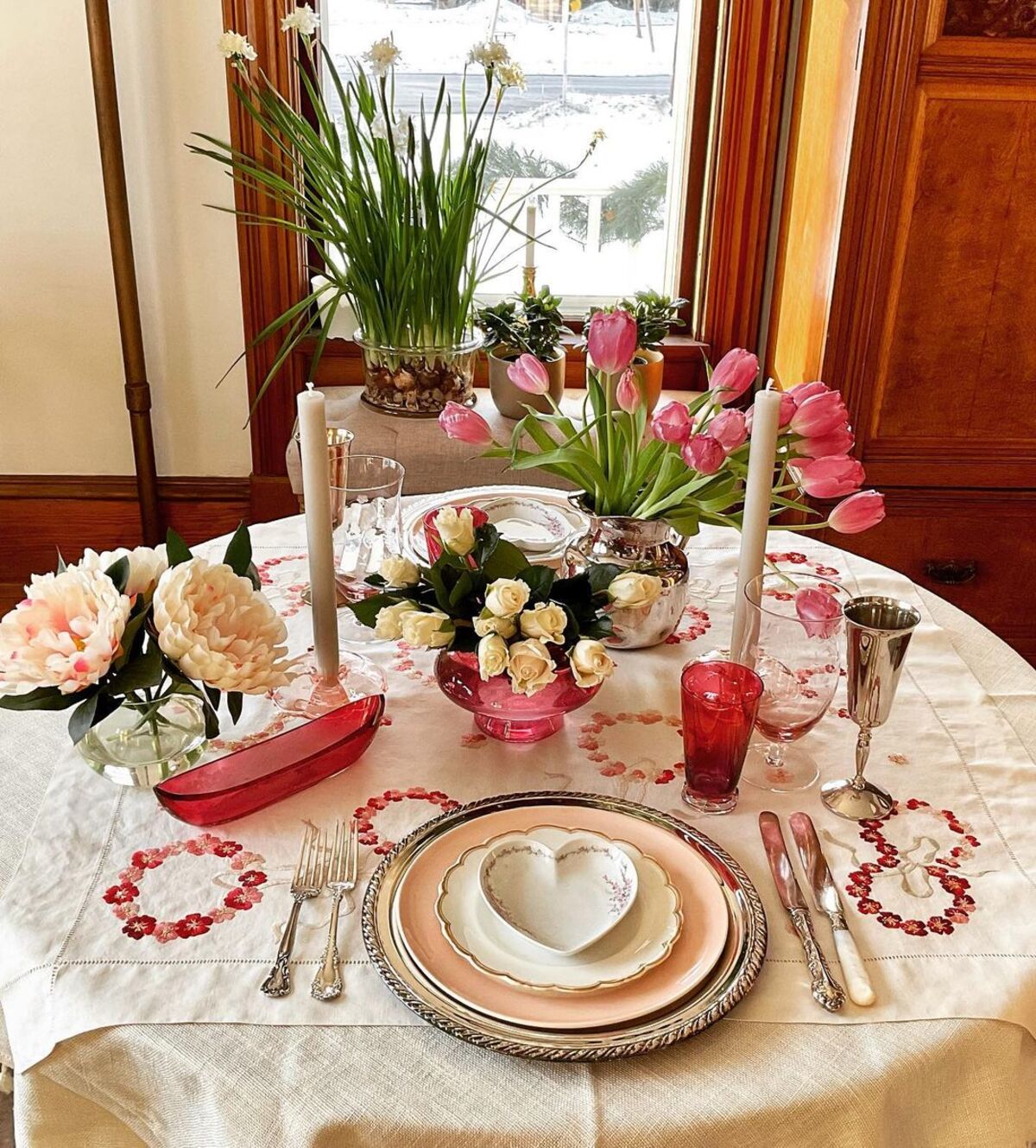 16 valentine tablescape 4