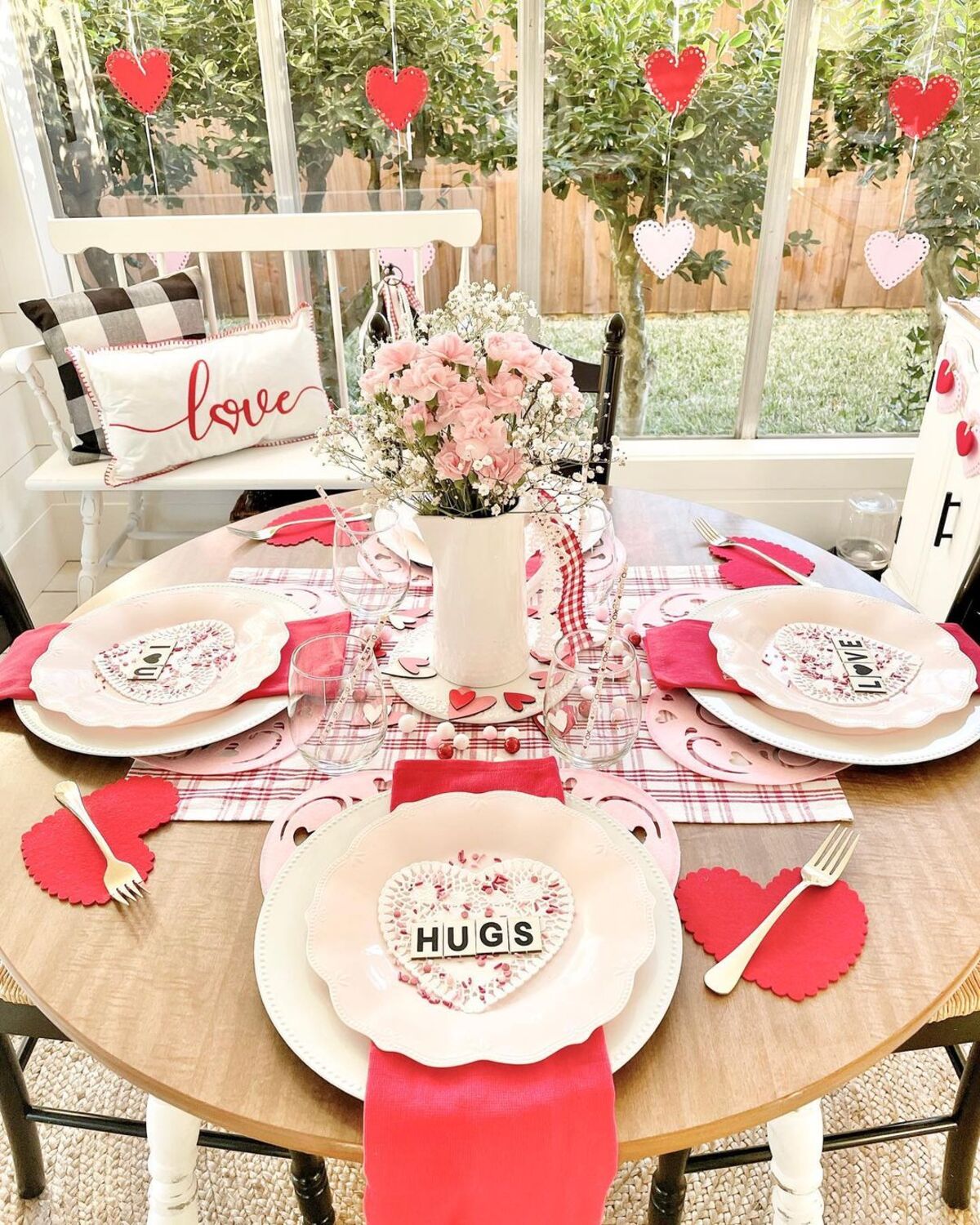 16 valentine tablescape 7