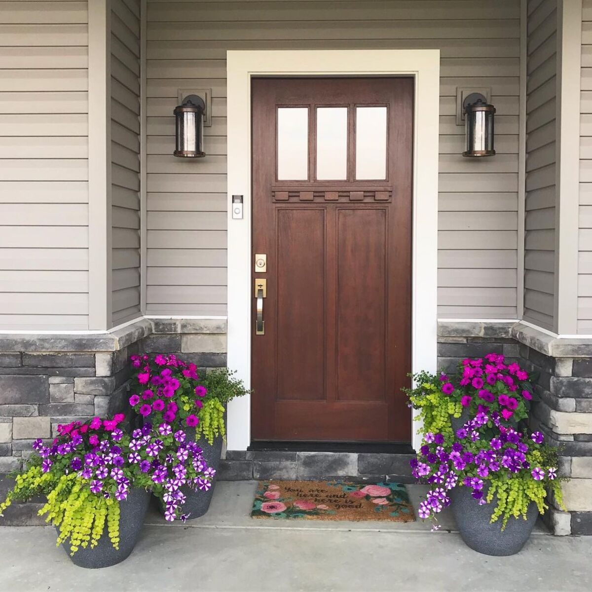 20 front porch flower pots 19