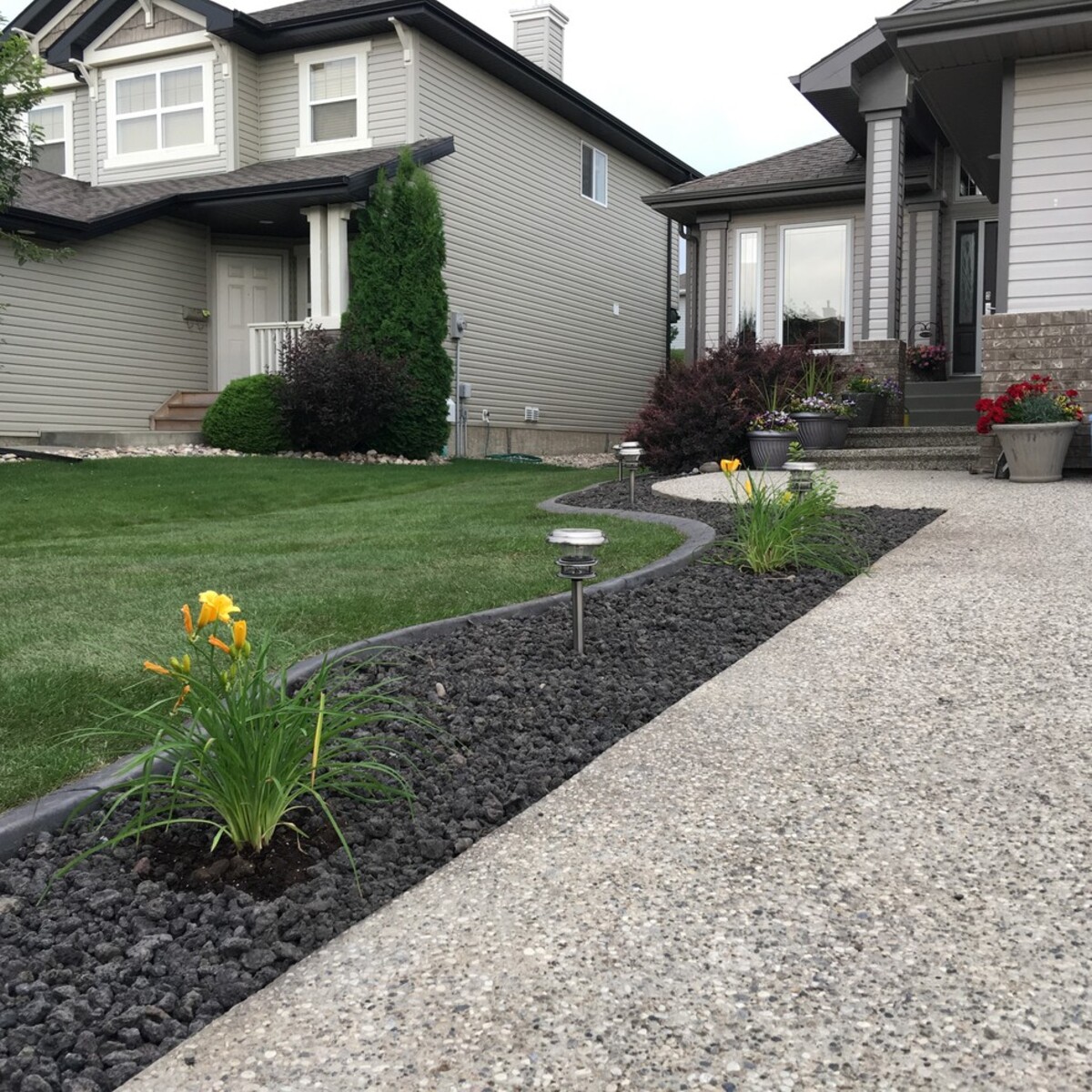 26 rock landscaping ideas front yard 24