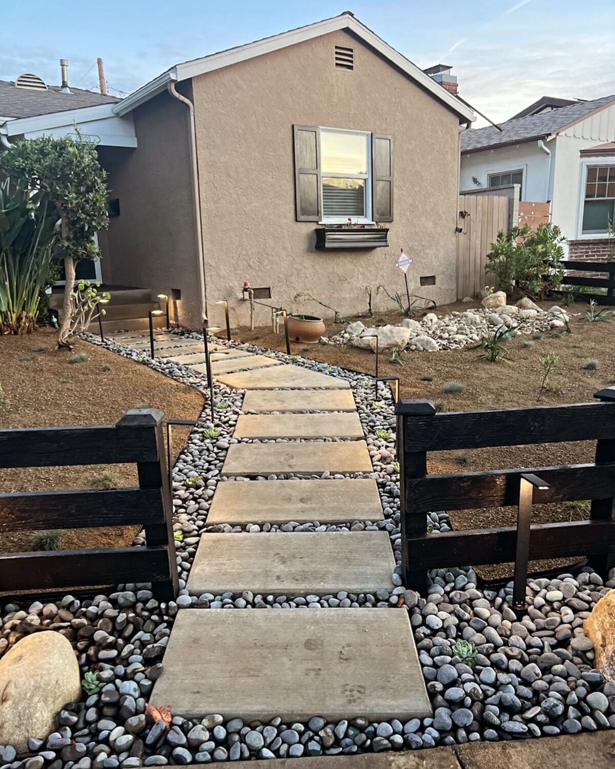 26 rock landscaping ideas front yard 3