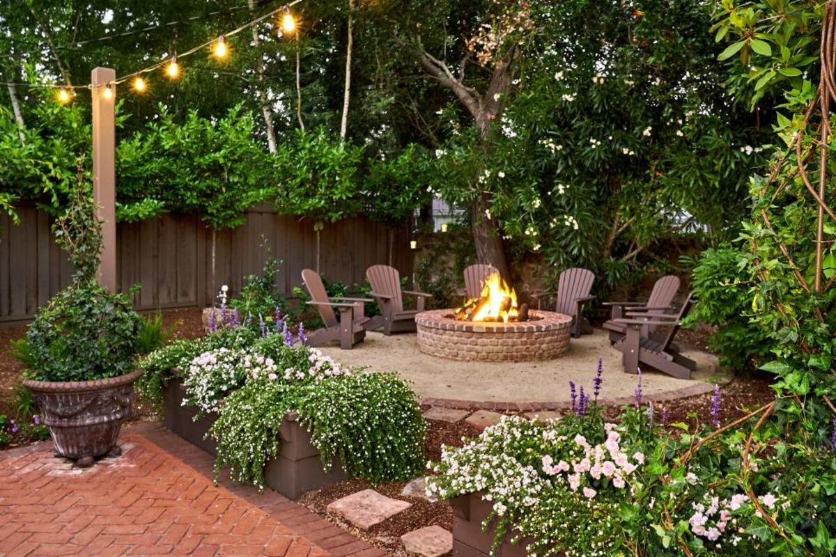 27 fire pit area ideas 18