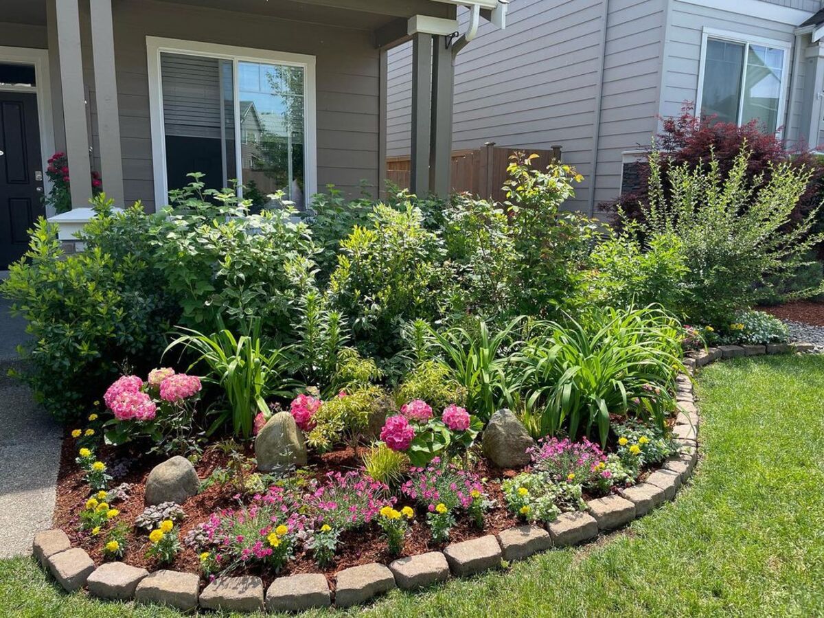 8 flower beds in front of house full sun 3