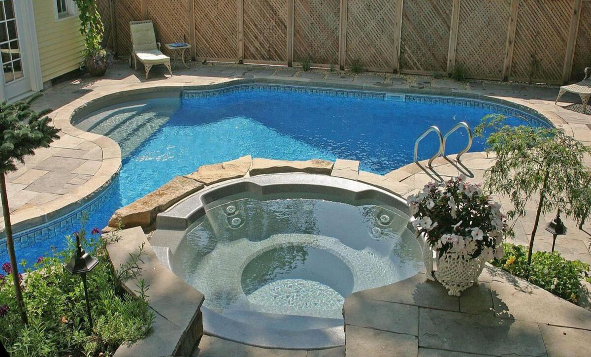 Pool Designs For Small Yards