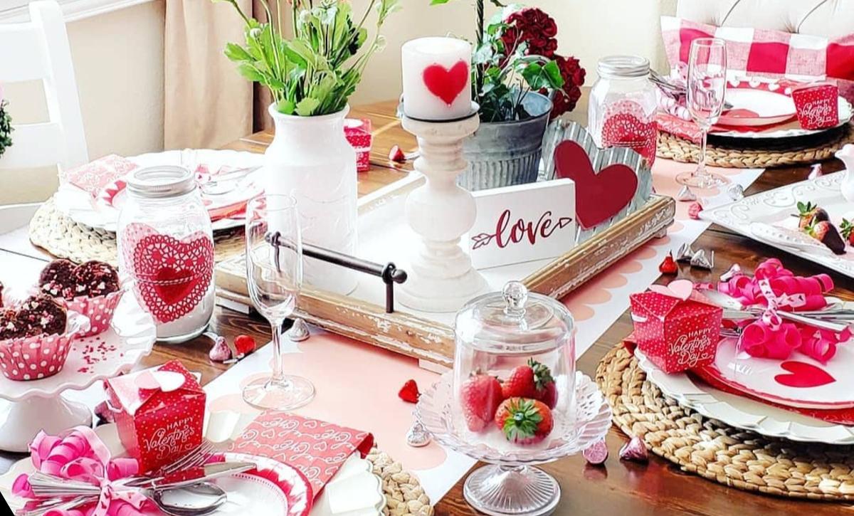 Valentines Day Tablescape Ideas