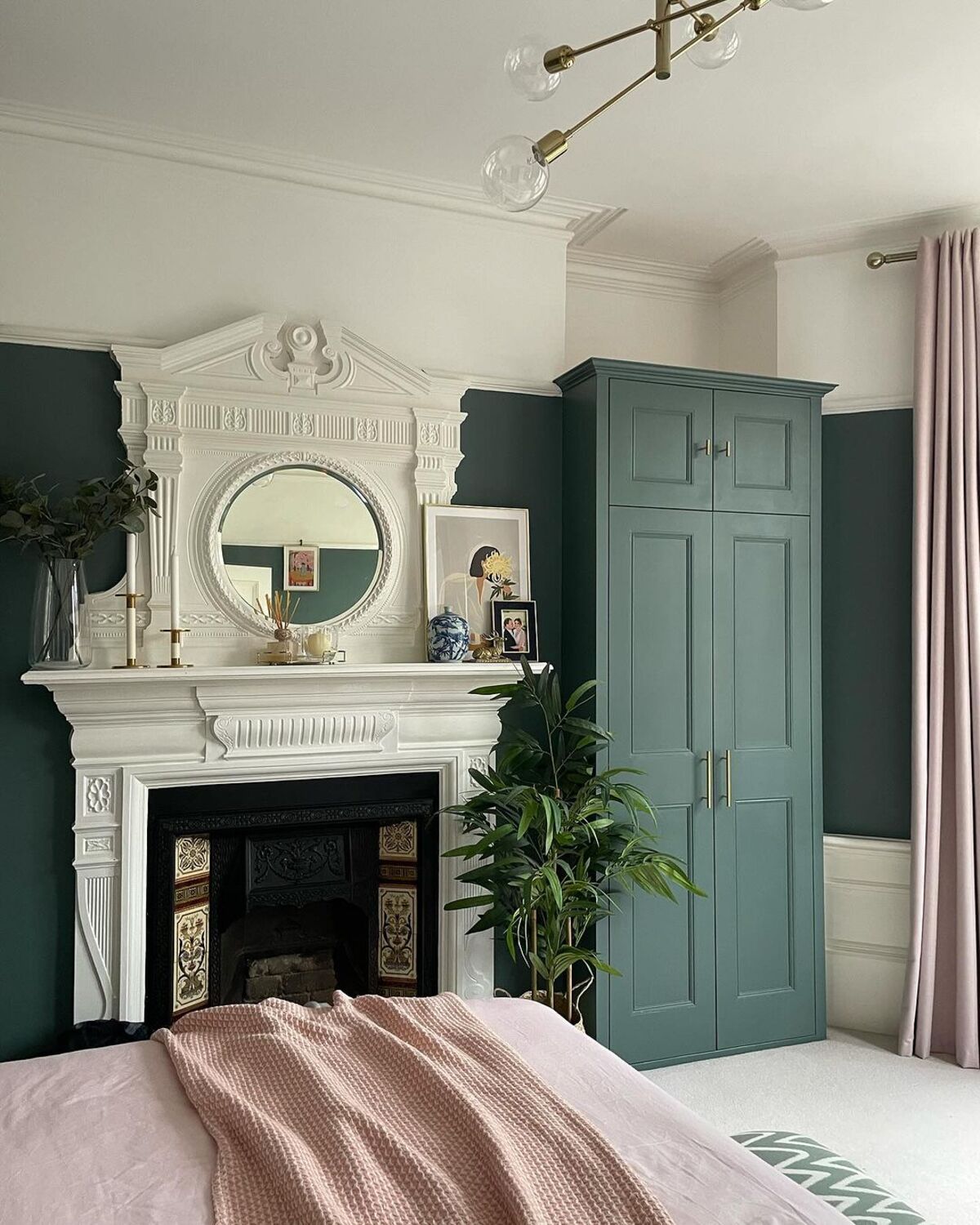 dark green accent wall 10