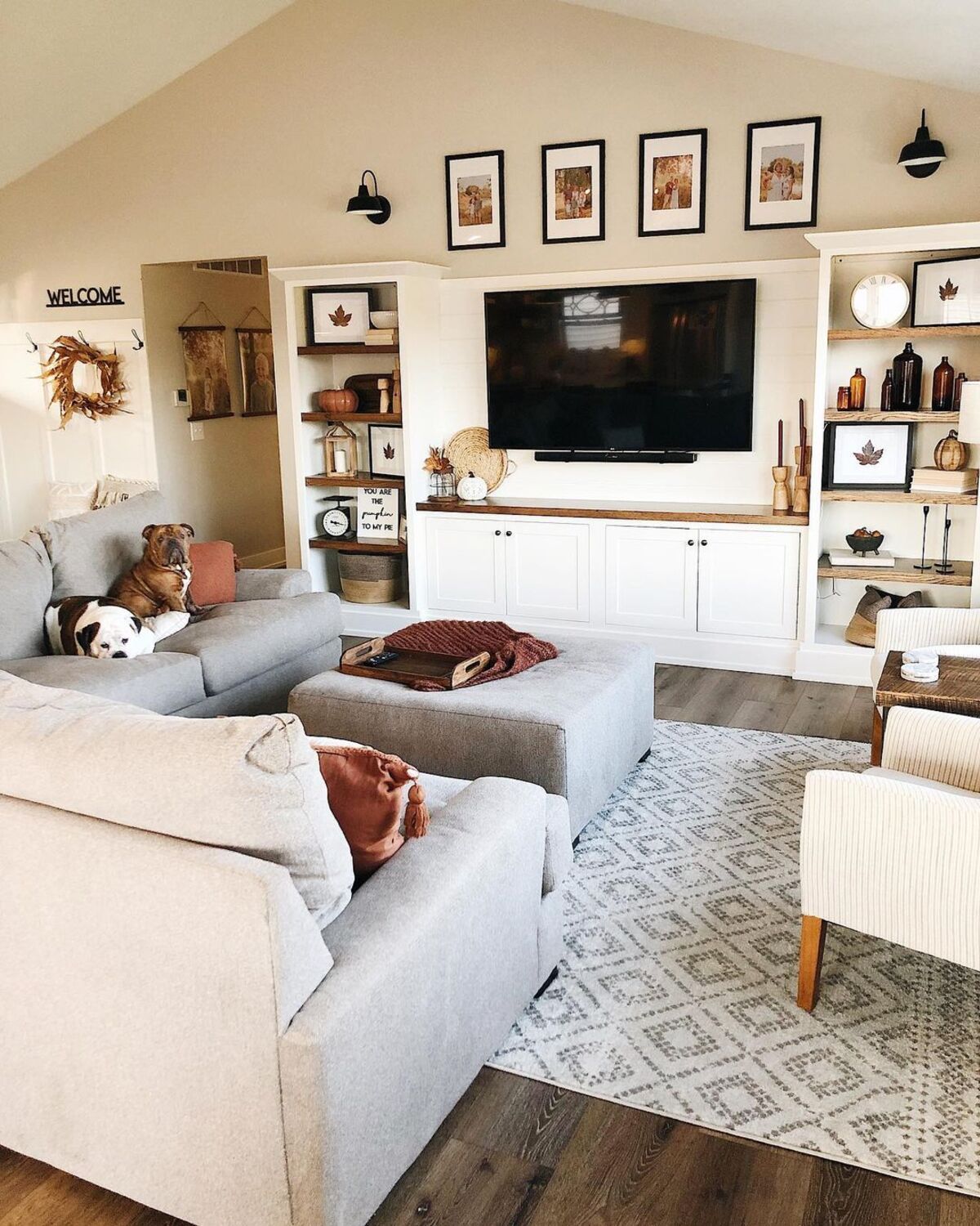 20 cozy fall living room decor ideas 15