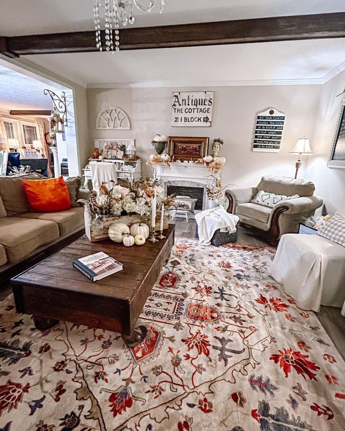 20 cozy fall living room decor ideas 7